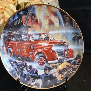 Franklinn Mint "Amwrican La France Fire Engine Porcelain Collector Plate